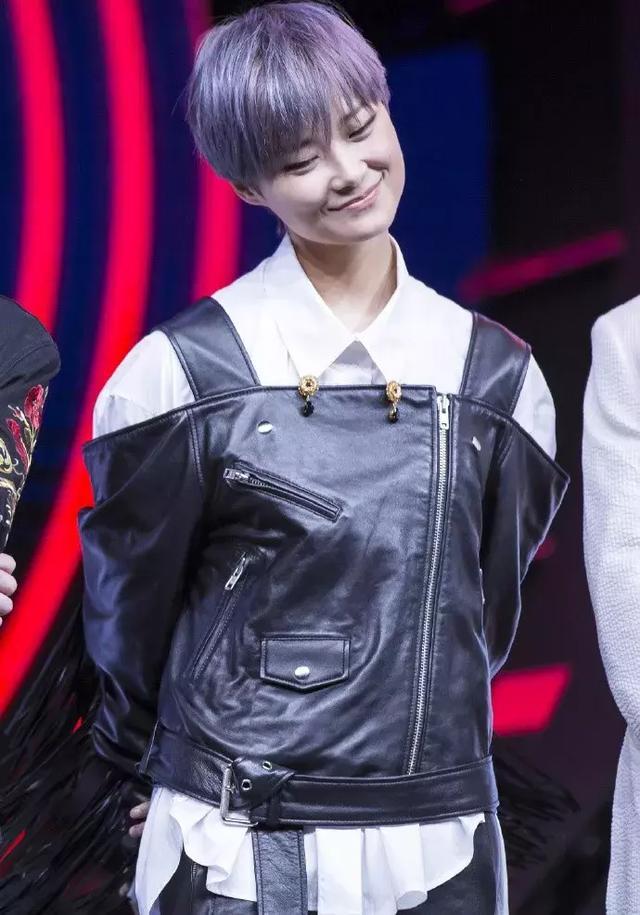 吴青峰李宇春同款雨衣,吴青峰代言的潮牌