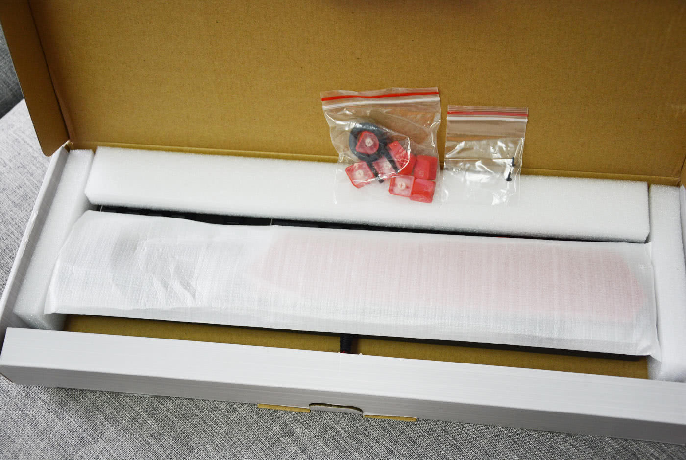 双飞燕q865光轴机械电竞键盘,双飞燕机械键盘975