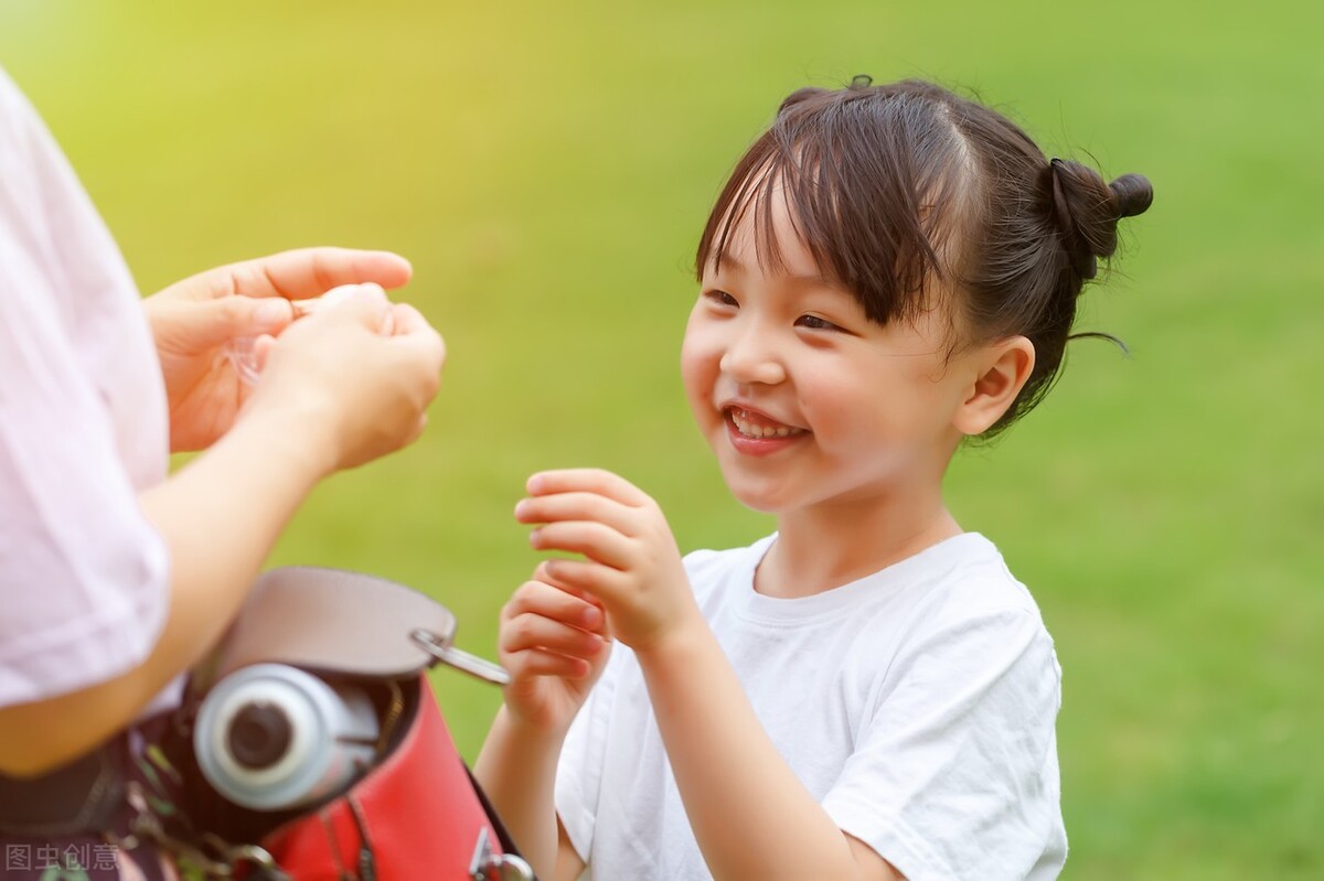 小学满分作文《那件事教育了我》坏人不看脸上，警惕之心长防