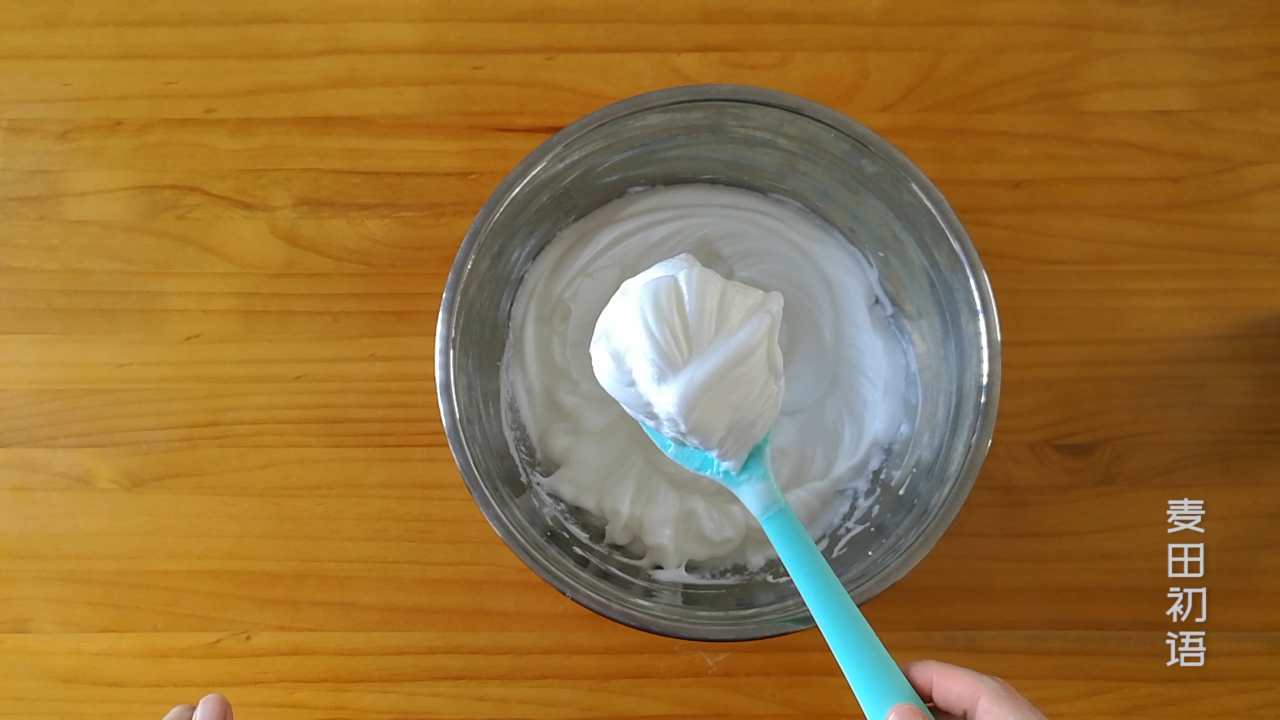 戚风蛋糕要怎么做才不会塌陷,做的戚风蛋糕底部总是凹进去