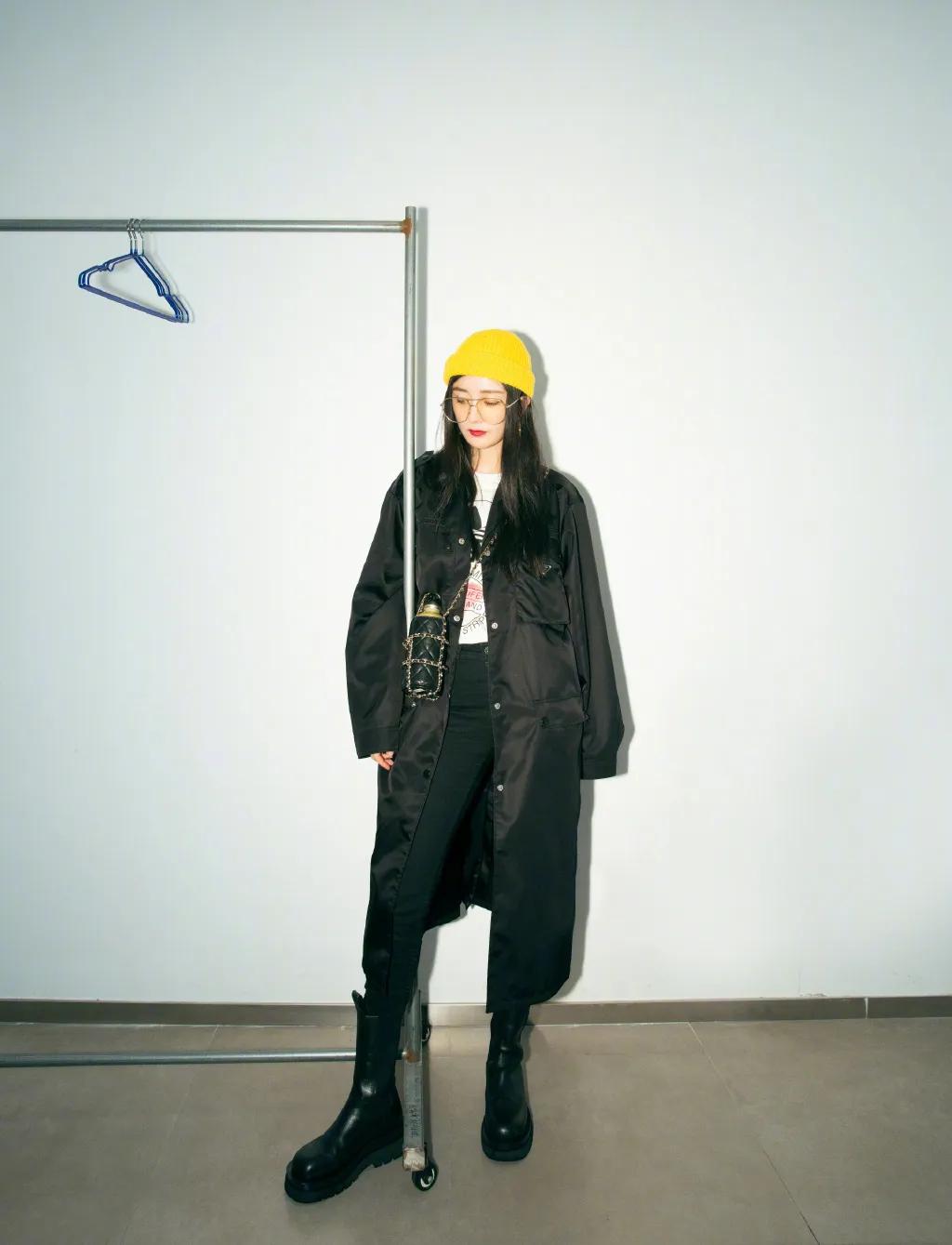 鱼尾裙配马丁靴加毛呢外套,鱼尾裙配马丁靴视频