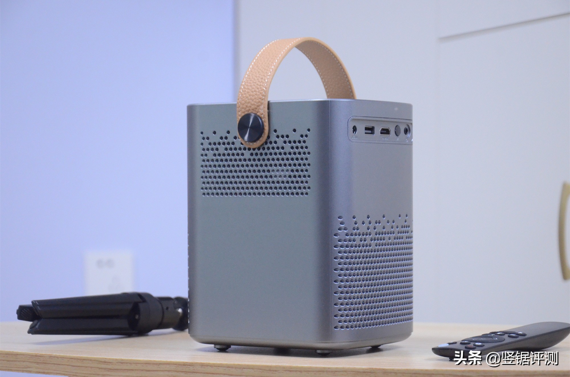 4000元价位最值得买的智能投影仪,投影仪千元机测评