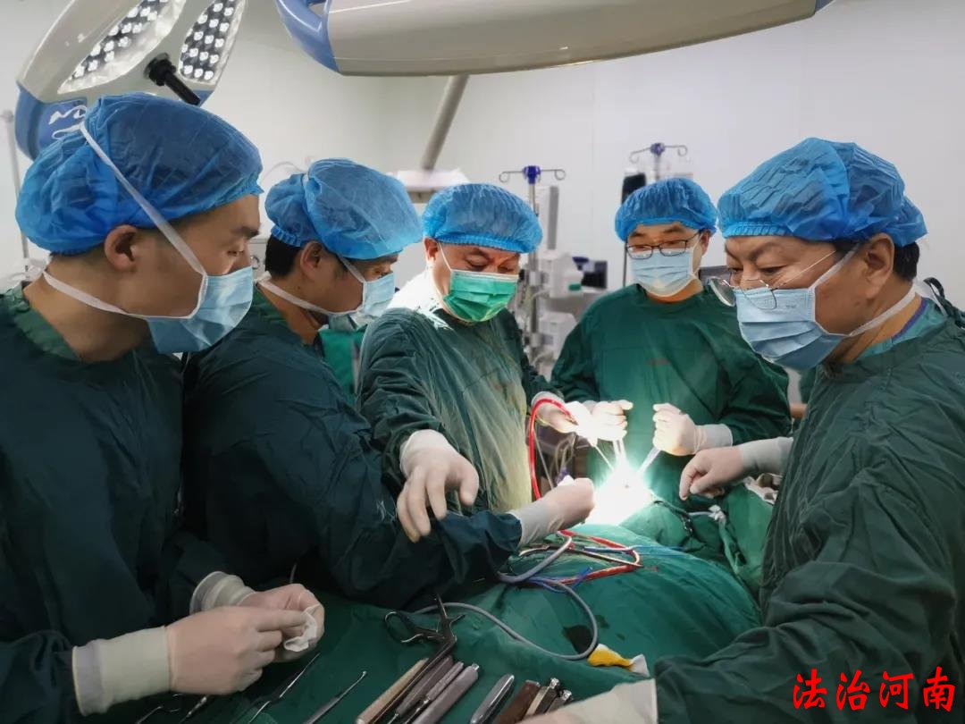 濮阳市油田总医院:喂花生小儿吸入气管两科室连夜手术救治