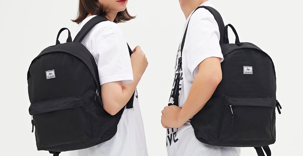 男孩适合背什么大牌的包,男孩子背什么包包实用好看