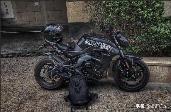 2020款春风400nk,网红春风400