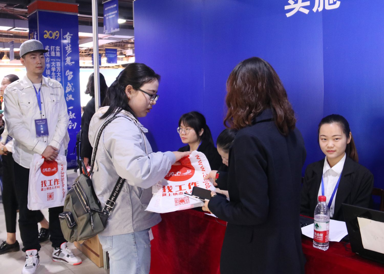 2019武汉春招接力首场走进武昌300余家企业供岗超万个