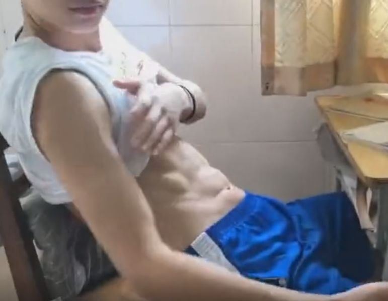 无标题文章16岁的弟弟对同性有好感，怎么办？