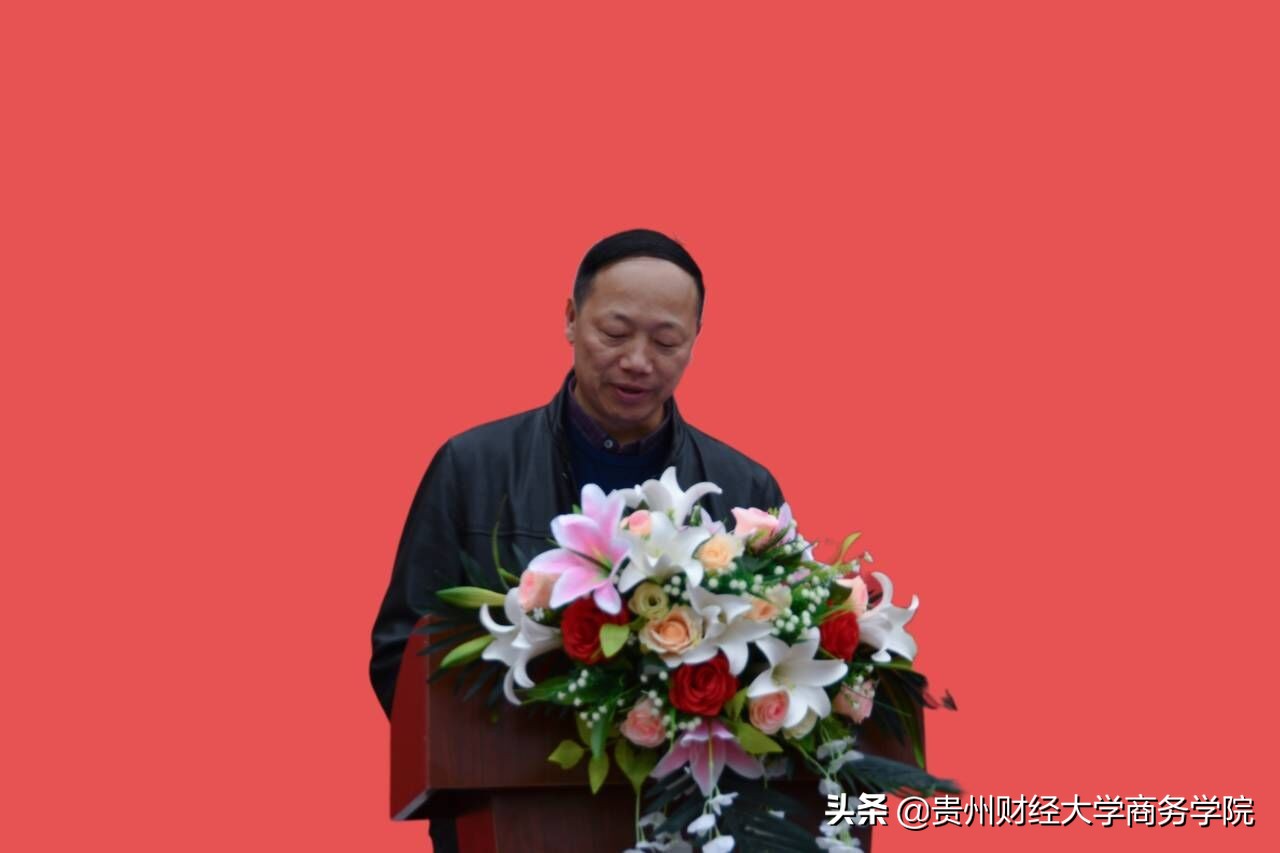 构建校园足球文化做新时代追梦人,感恩季成长活动要自己开始吗