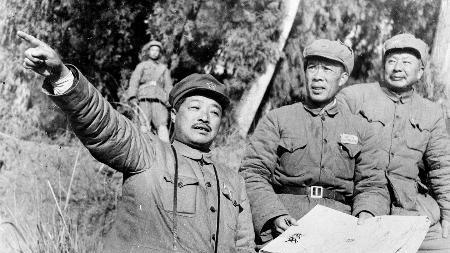 *德朱**位列元帅之首，可军衔命令状却不是001号，001号究竟给了谁？