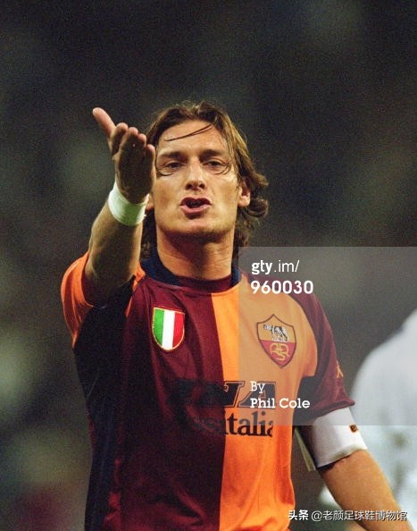 17岁签约nike,t90头号代言人欧锦赛反水怒喷球鞋散热差