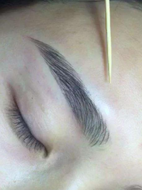 纹眉太稀疏的女人命好吗,纹眉半年能用四叉眉笔吗