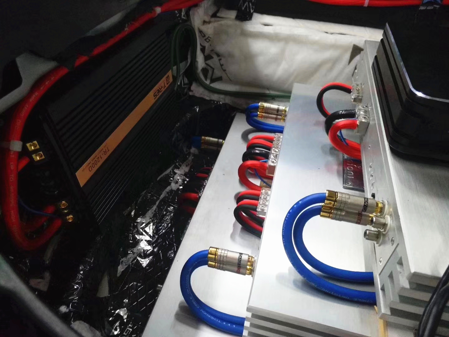 奔驰glk音响改装方案,奔驰glk更换4门音响