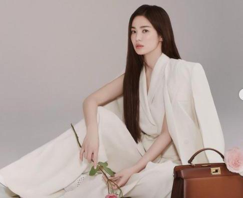 豪掷200亿韩元买楼,一篇软文赚300万,宋慧乔的吸金能力远超郑爽