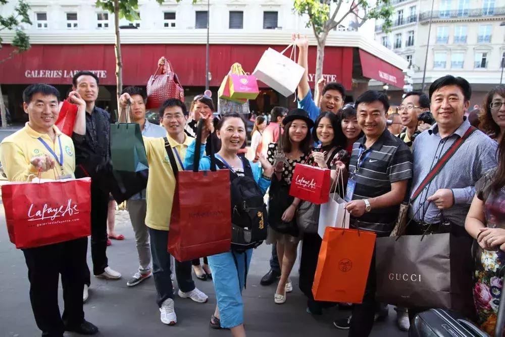 我们只坑中国人，他们人傻钱多”，卖本国人300，卖中国人10000