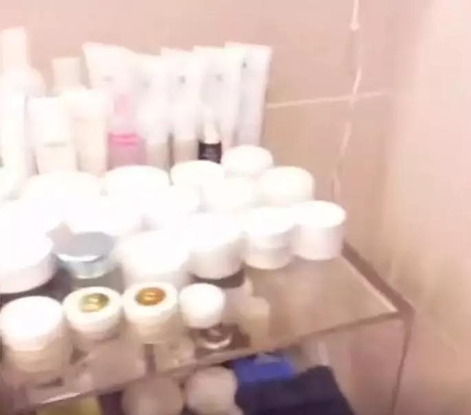 拥有上千支口红的李佳琦如果失去它,估计在家会崩溃吧!