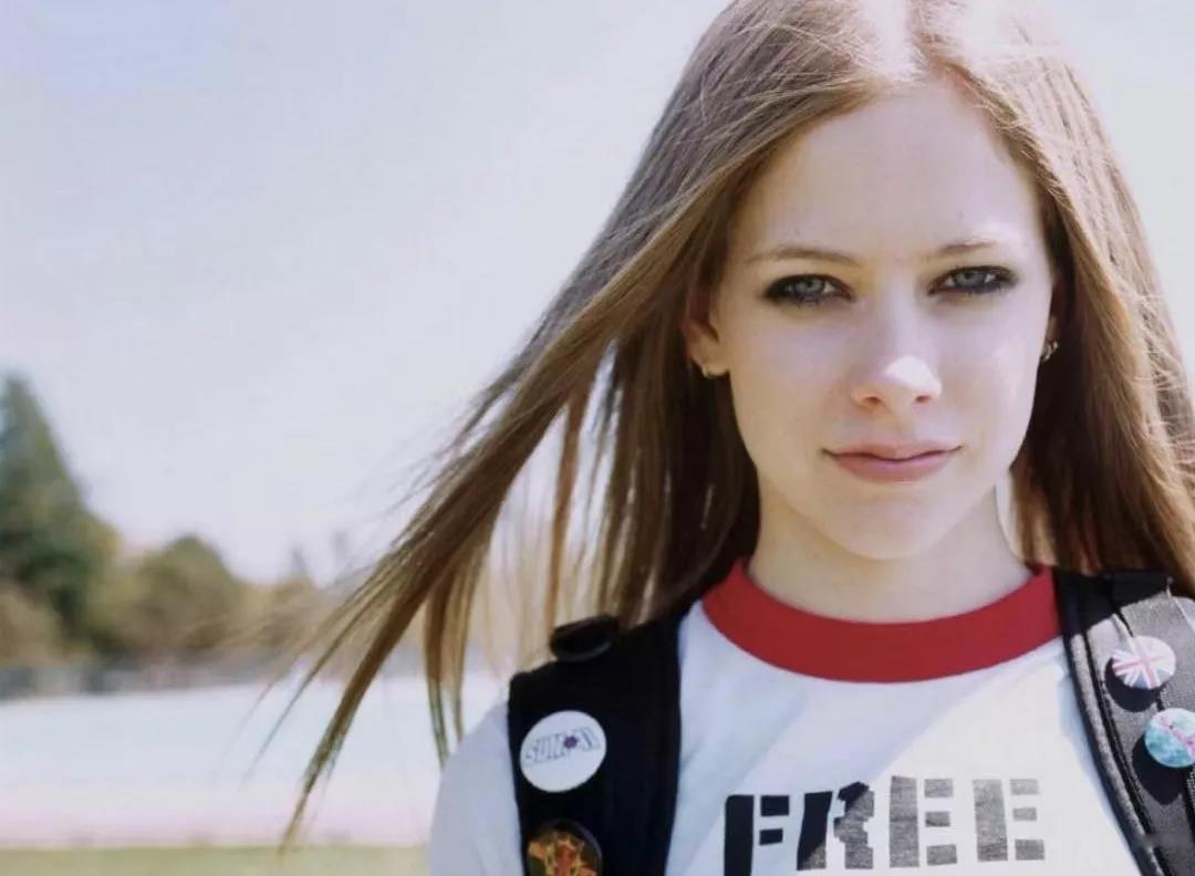 摇滚小魔女艾薇儿,摇滚小天后艾薇儿现状