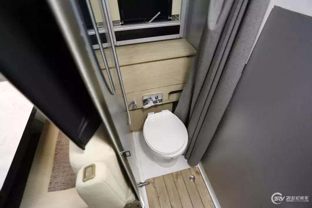 四驱带差速锁越野原厂房车,低顶四驱越野房车介绍