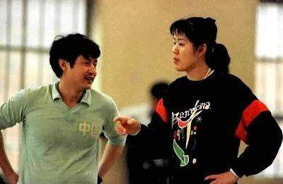 郎平成长的故事：与排球从小结缘，终成中国女排最伟大的教练员