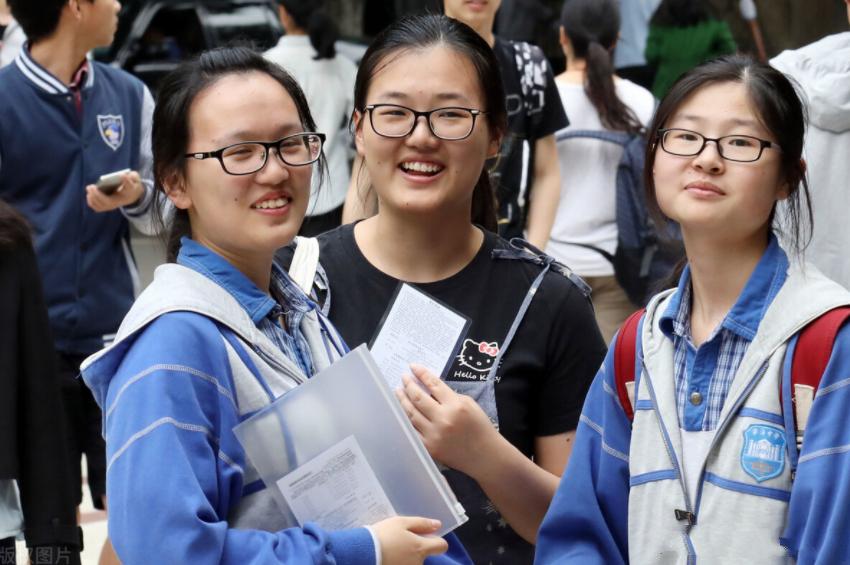 单招大专和高三上大专有区别吗,高考后上大专好还是直接单招好