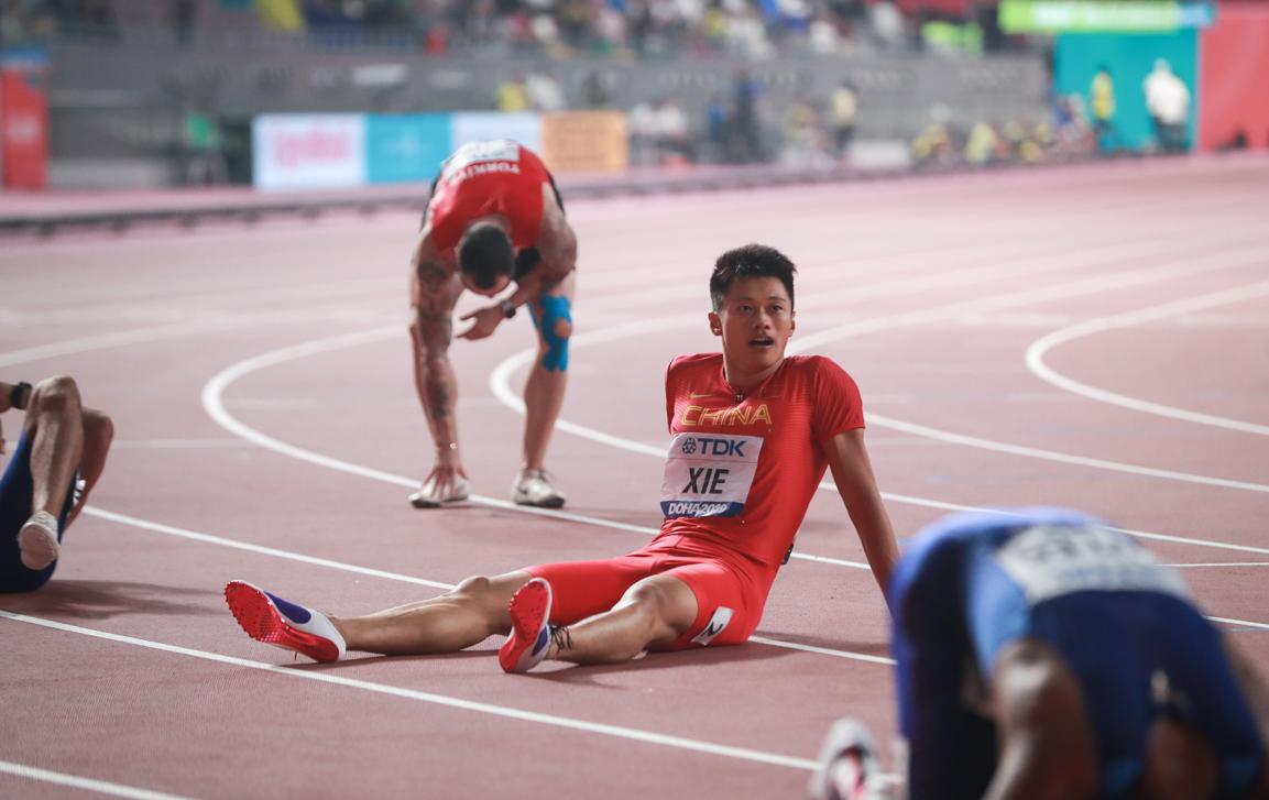 跑狐周记｜世锦赛中国队创26年最佳大学生跑步为祖国庆生