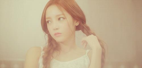 韩星荷拉：我们生而为人，愿都能被温柔以待