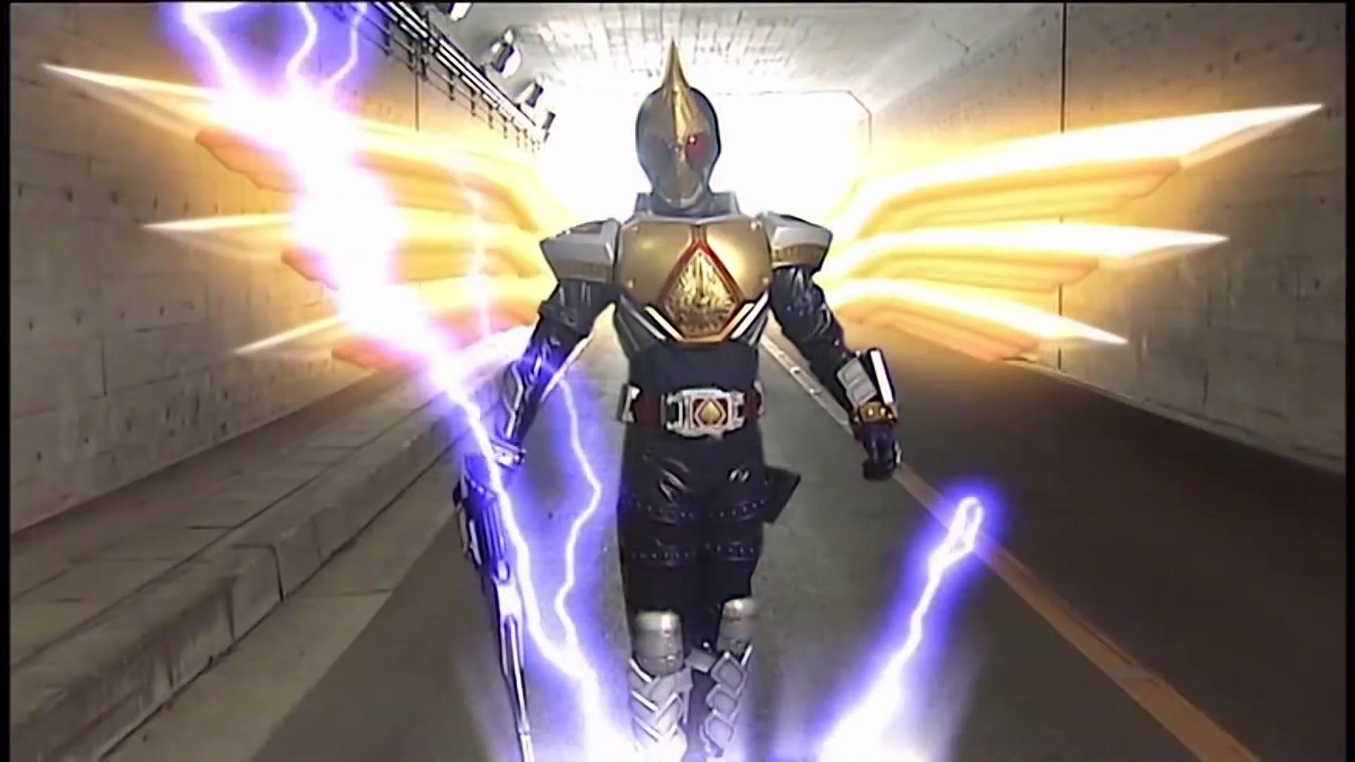 骑士本就是一场悲剧，身在假面之下的是责任和觉悟撑起了坚强