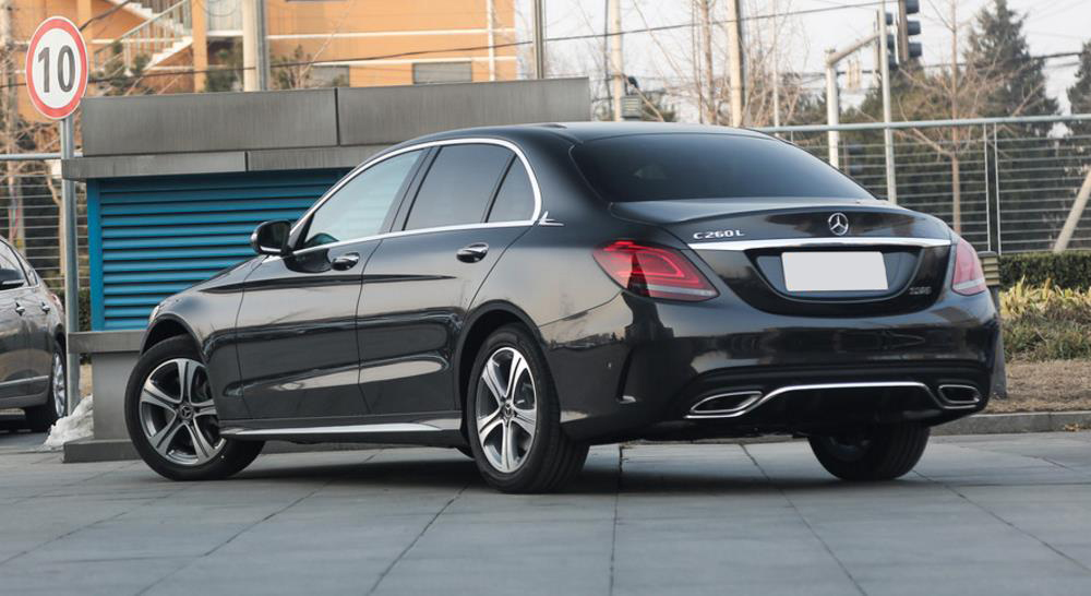 奔驰c级现在值得买吗还是等新款,奔驰c级能买到以前的老款吗