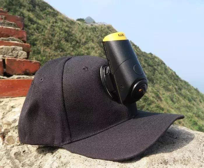 为了拍照防抖，有人叫了一只鸡...