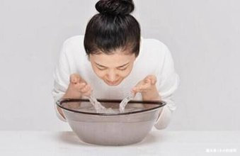 白醋盐洗脸的功效与作用危害,白醋和盐洗脸真的可以美白吗