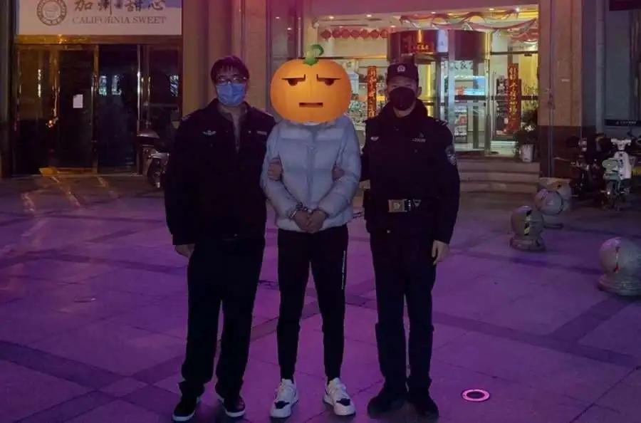 女子向大学生买口罩被骗,买口罩被骗12万报警