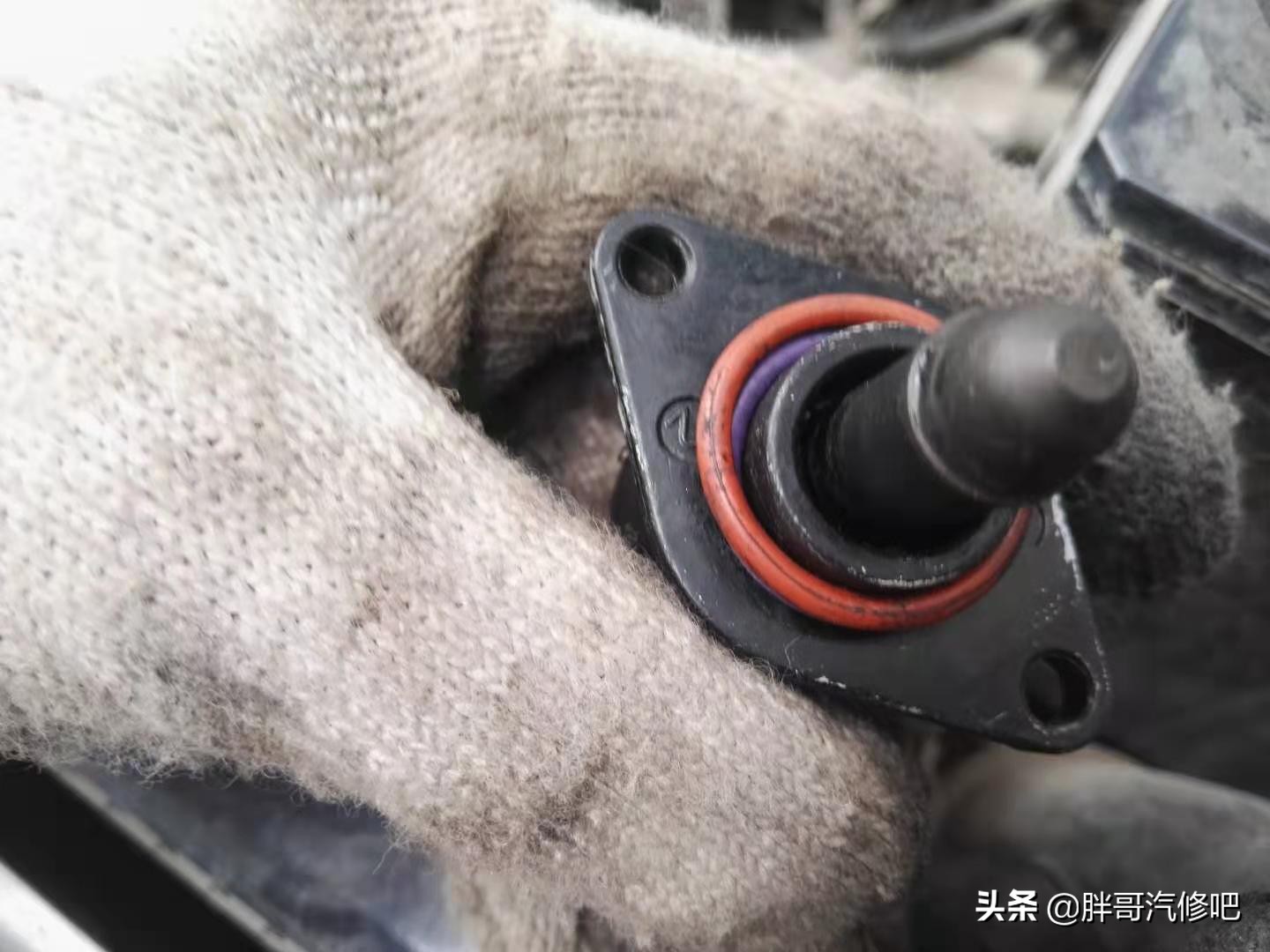 发动机曲轴通风阀在哪里,曲轴强制通风阀靠什么打开