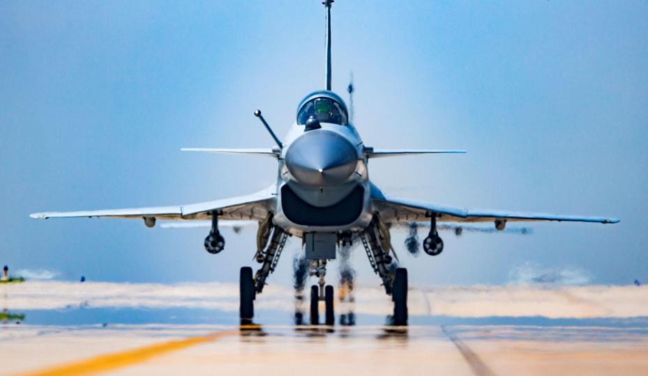 仅仅用了20年，大陆三军*器武**“脱胎换骨”，甩开对岸整整一代