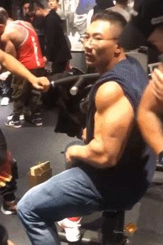 当李晨遇上范丞丞,李晨化身大黑牛现场