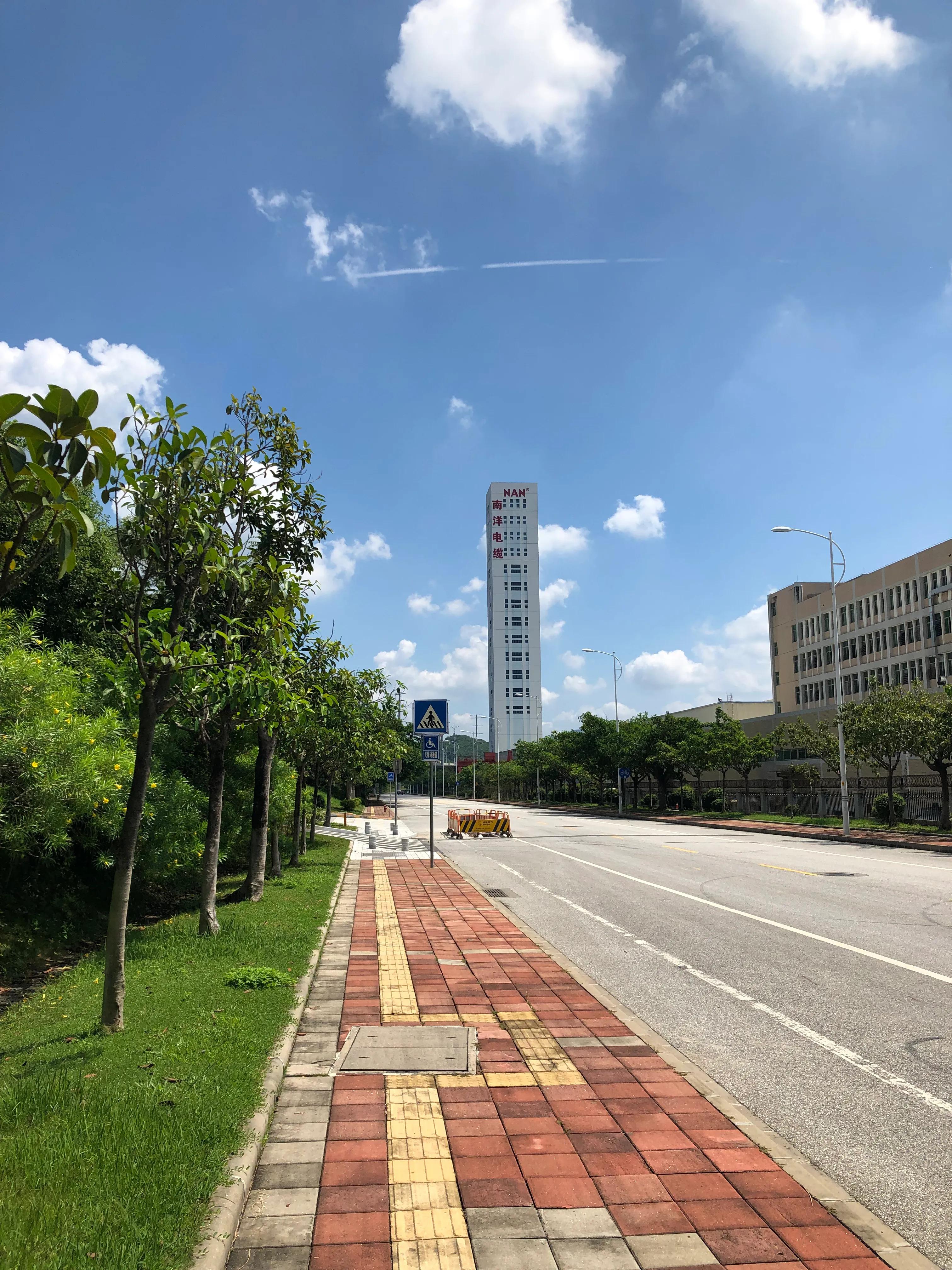 黄埔石牙顶天坑攻略,广州黄埔石牙顶天坑景色