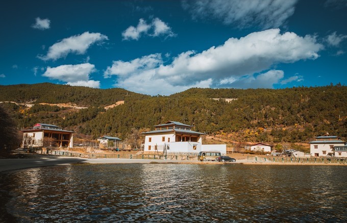 消失的地平线上的“香巴拉”和“女儿国”（二）