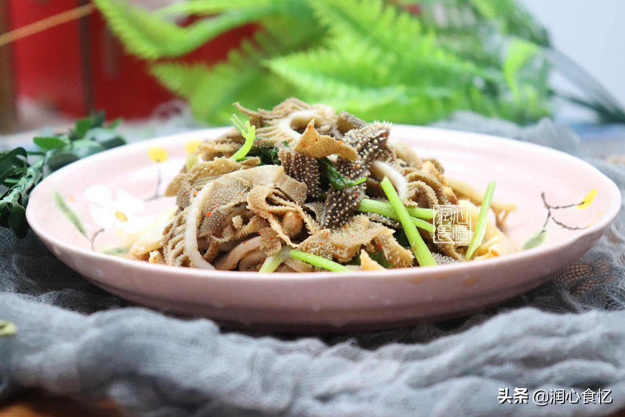 炒牛百叶是多放香菜还是少放香菜,牛百叶能和香菜一起吃吗
