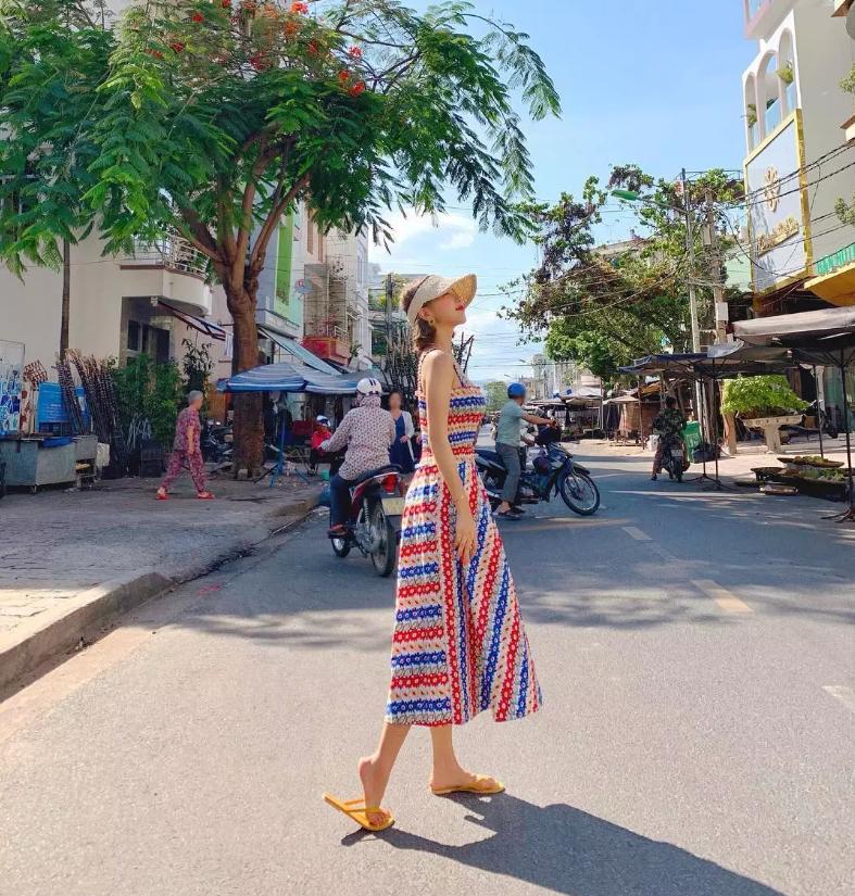 手臂粗肩膀宽怎么穿露肩吊带上衣,肩宽女生露肩穿搭怎么选