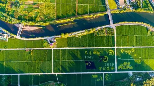 钱塘江大潮图画,钱塘江大潮的壮观景象手绘