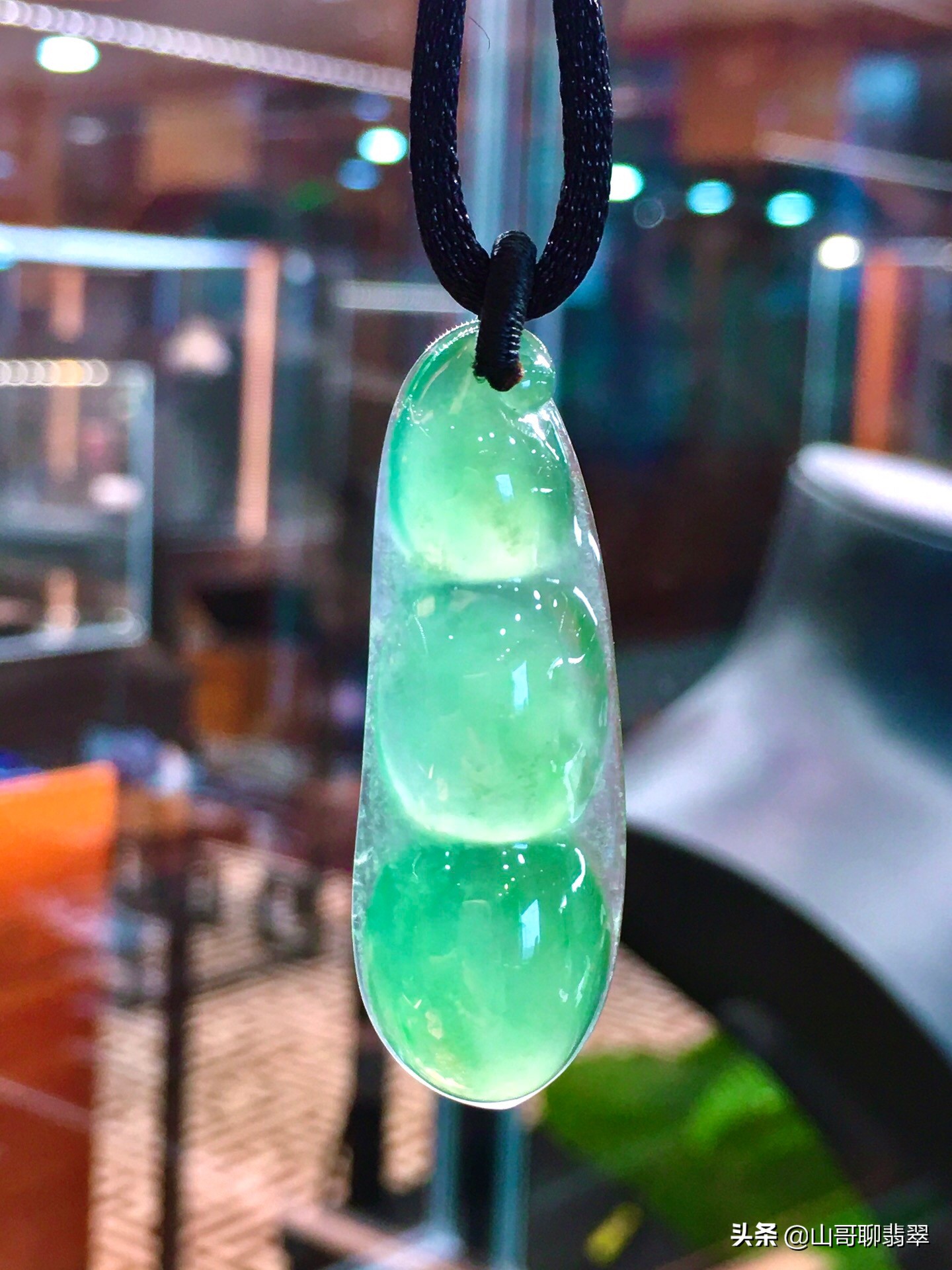 翡翠的搭配技巧,翡翠圆珠怎么搭配