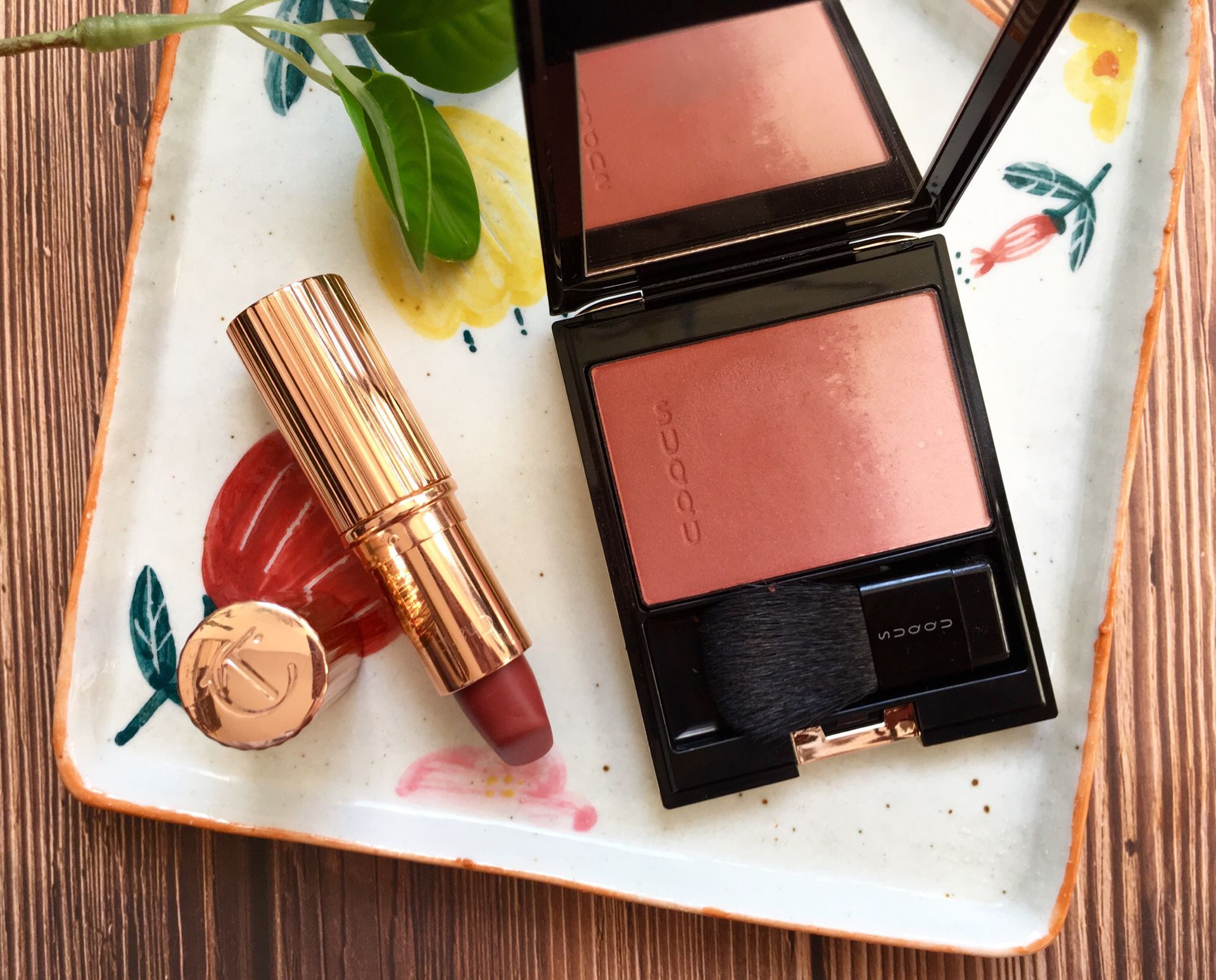 润唇膏和口红如何搭配,日常搭配需要几支口红