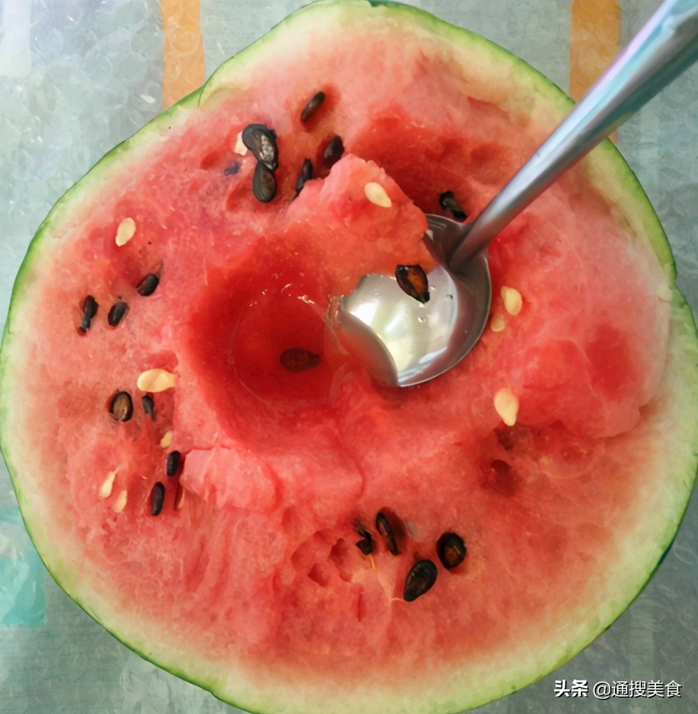 这五种水果特别适合夏天吃,夏天来临这几样水果对人们有好处