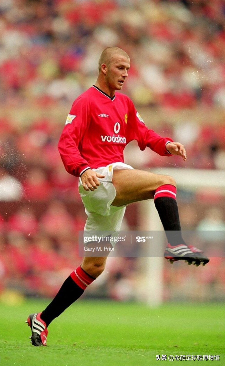 贝克汉姆巴黎最后一战球鞋,贝克汉姆穿的什么足球鞋