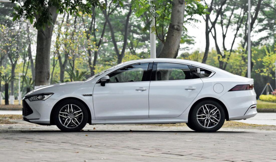 比亚迪秦plusdmi小屏幕图解,比亚迪秦plusdmi显示屏太小