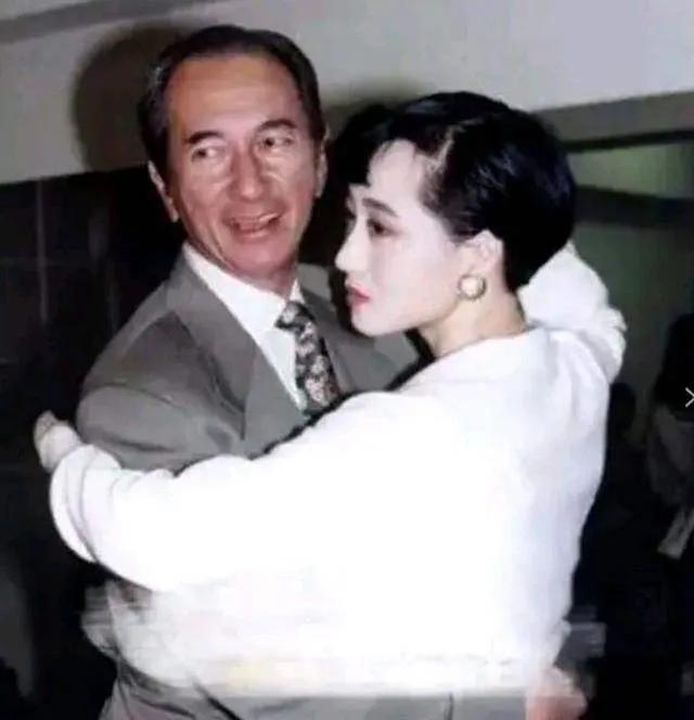 赌王何鸿燊怎么评价儿子何猷君,何鸿燊长子何猷光死因