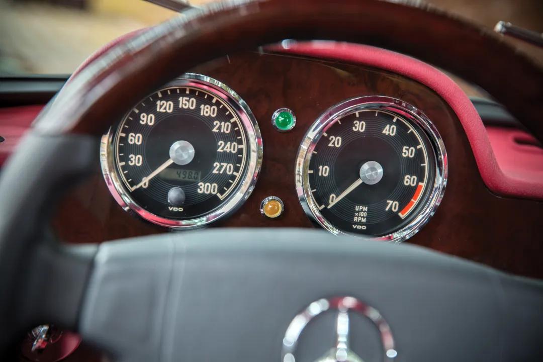 奔驰s300经典,带海鸥翼的奔驰300sl