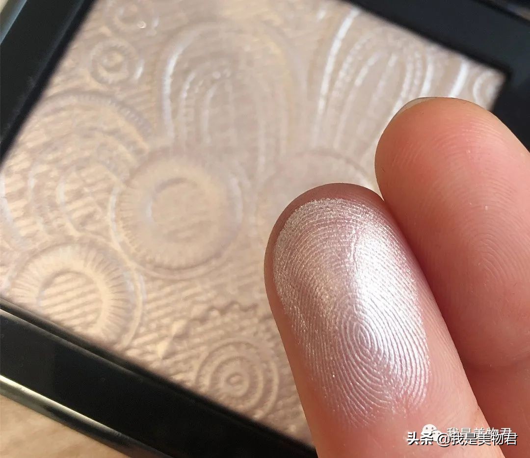 巴宝莉潮流服装,巴宝莉引领欧洲x型服装廓形潮流