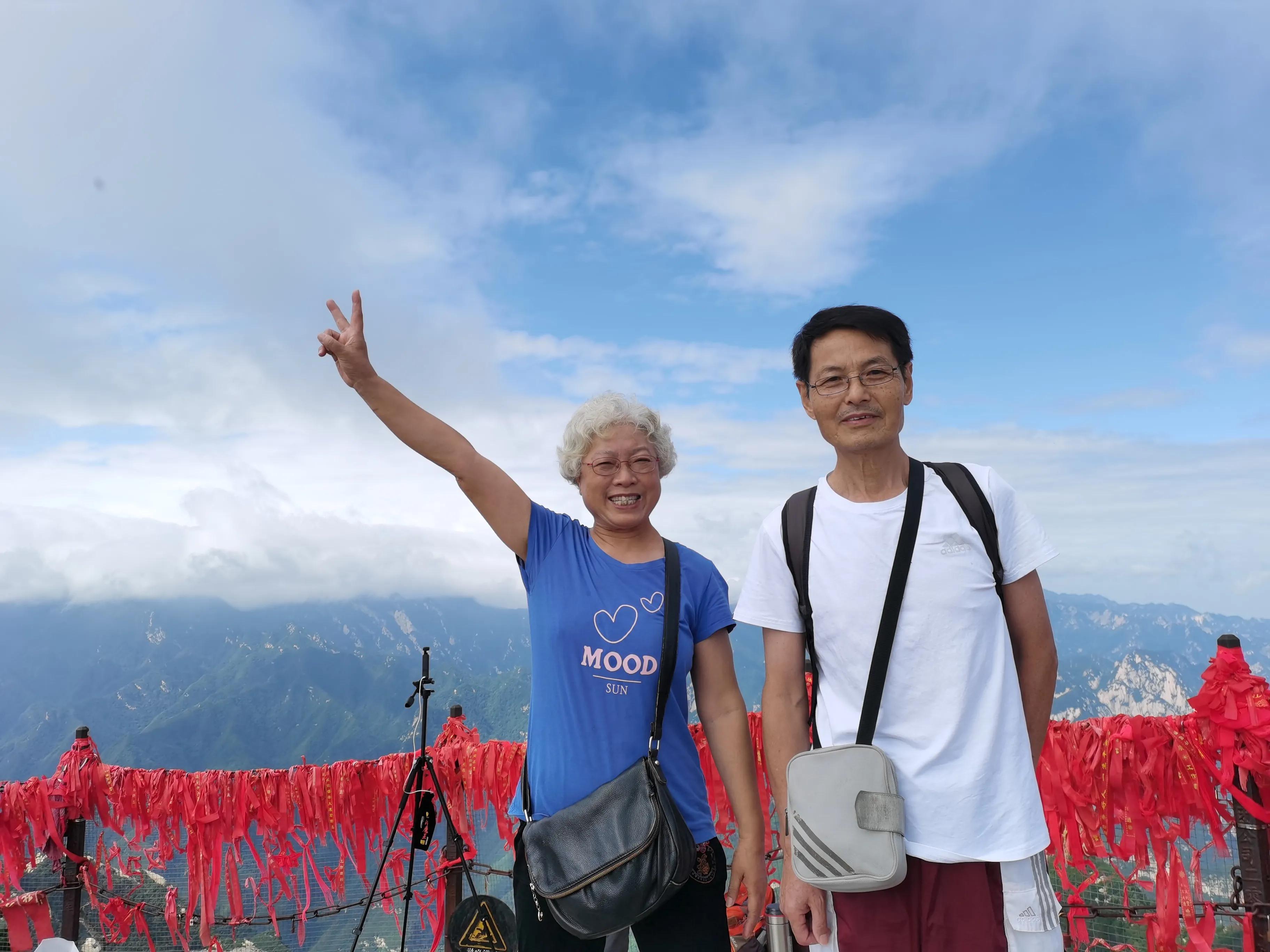 爬华山几小时能登顶,首次登顶华山之巅