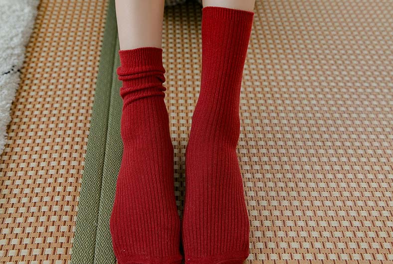 袜子女中筒韩版学院风日系堆堆袜 (中长筒袜女秋冬堆堆袜纯色)