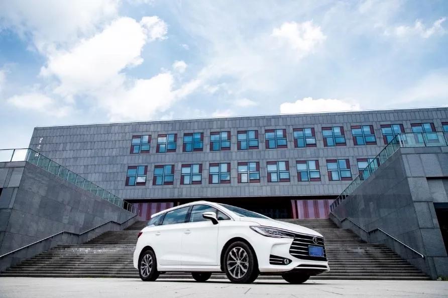 过个好年很简单!入手这台10万级全能MPV就“购”了