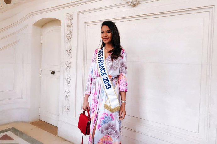 千面巴黎,巴黎时装周叉腰造型